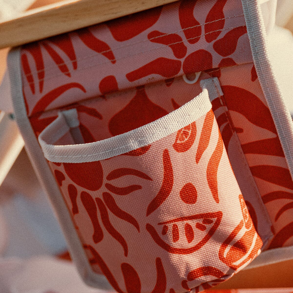 The Mañana Chair - Strawberry Daiquiri Tiki